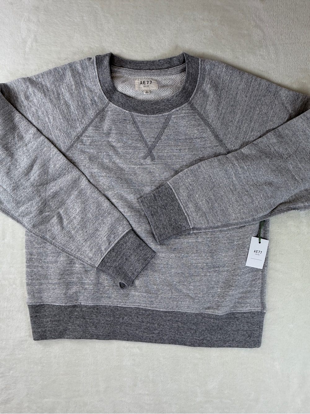 American Eagle AE77 Crew Neck Sweatshirt in Heather Gray. Women’s Small